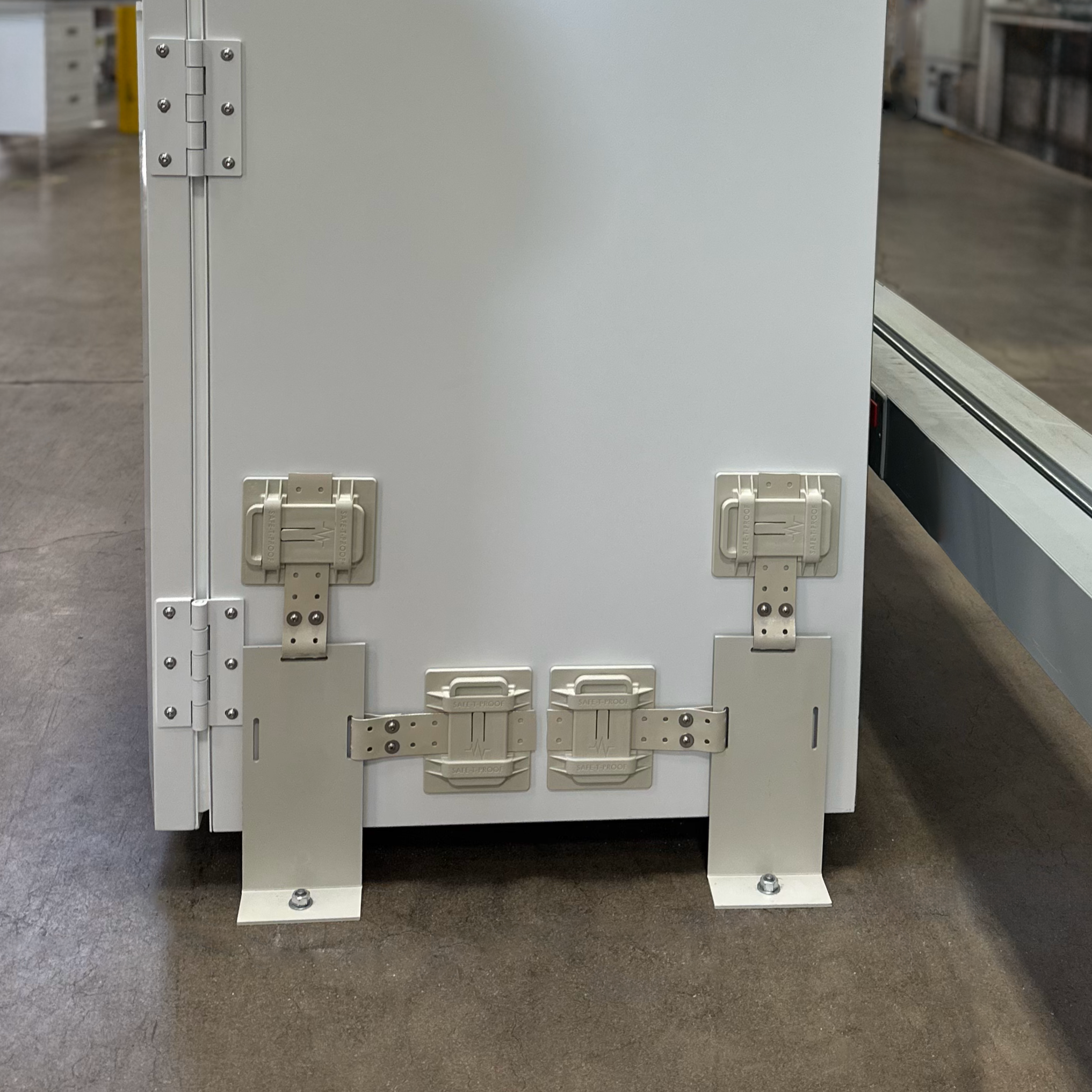 Free Standing Equipment with Tall H-Style Bracket (Floor Anchorage - Max 800 Lbs.)